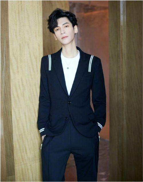 罗云熙娱乐吃瓜,揭秘明星幕后真相